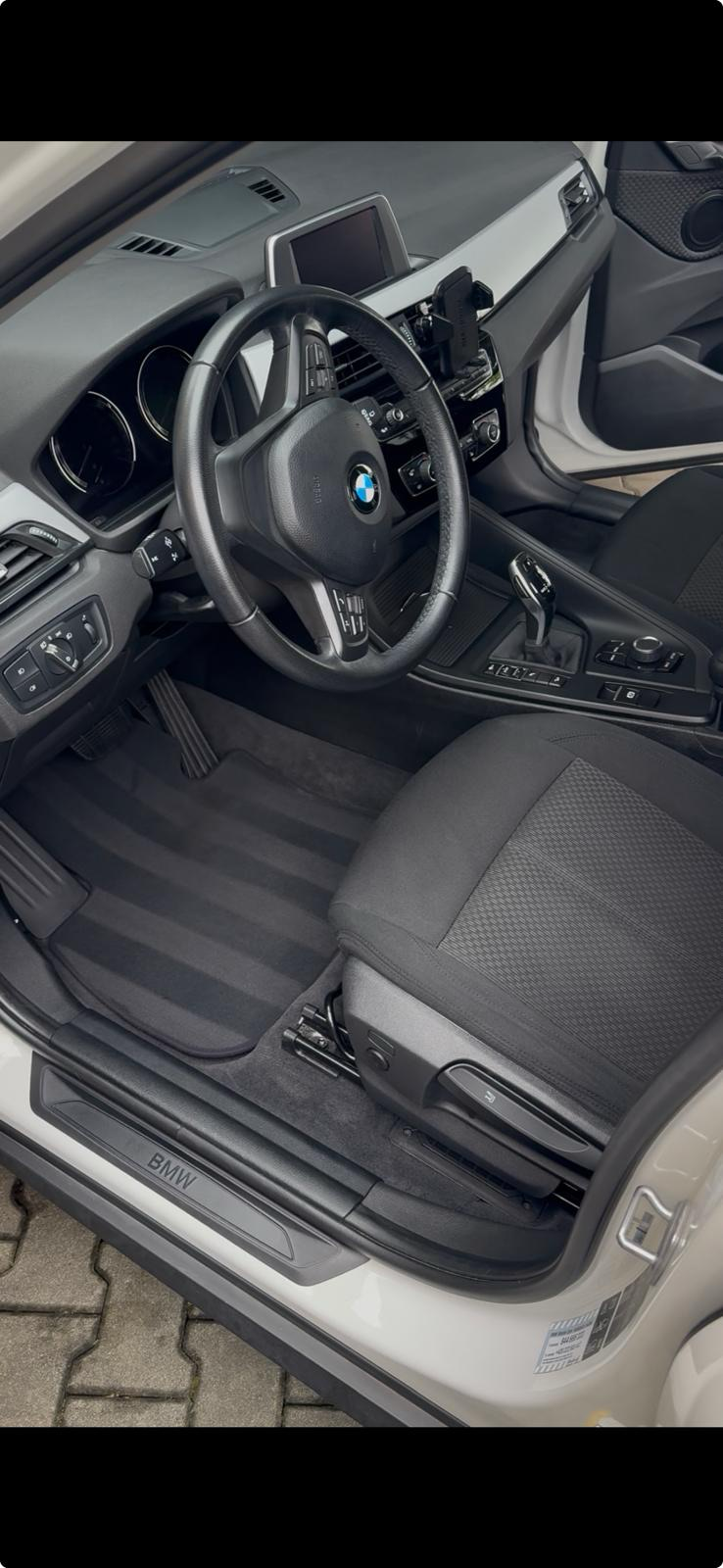 Čistý interiér BMW
